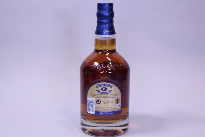 p-1808　未開栓古酒　シーバスリーガル 18年 ゴールドシグネチャー CHIVAS REGAL GOLD SIGNATURE 750mL _画像5