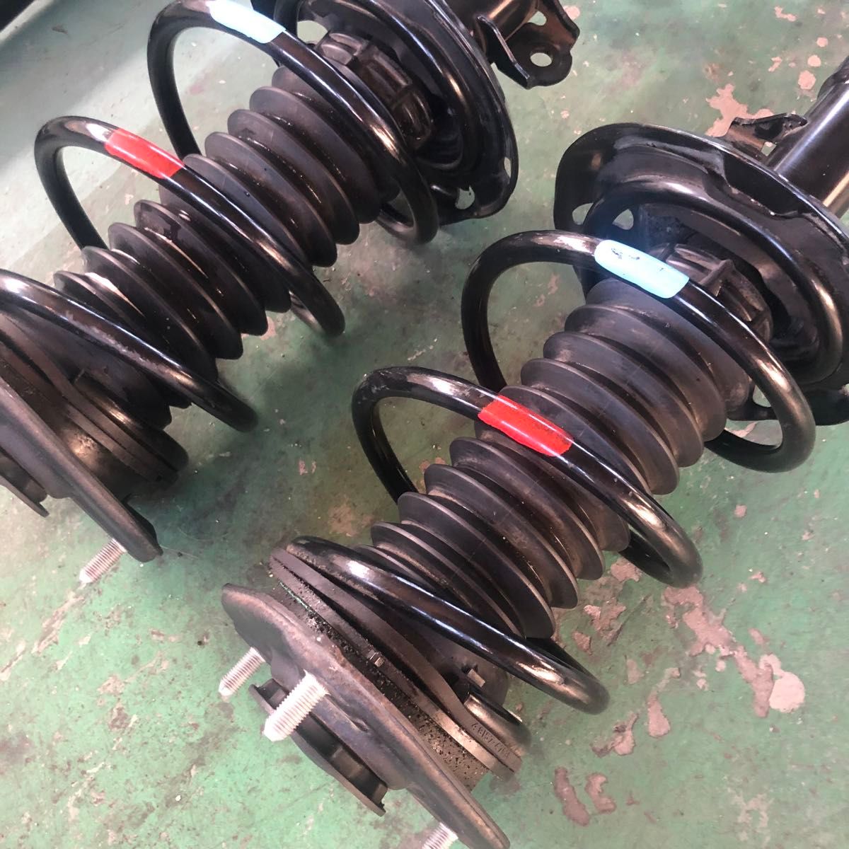 プリウス PHV ZVW52 純正 サスペンション セット ショック プリウス PHV ZVW52 純正 サスペンション セット ショック