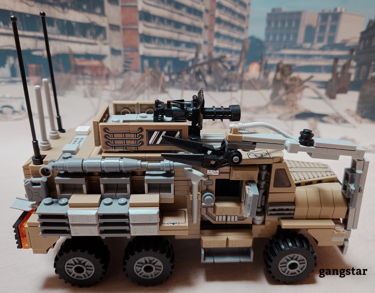 【国内発送 レゴ互換】クーガーMRAP 装甲車 アーム付き ミリタリーブロックの画像4