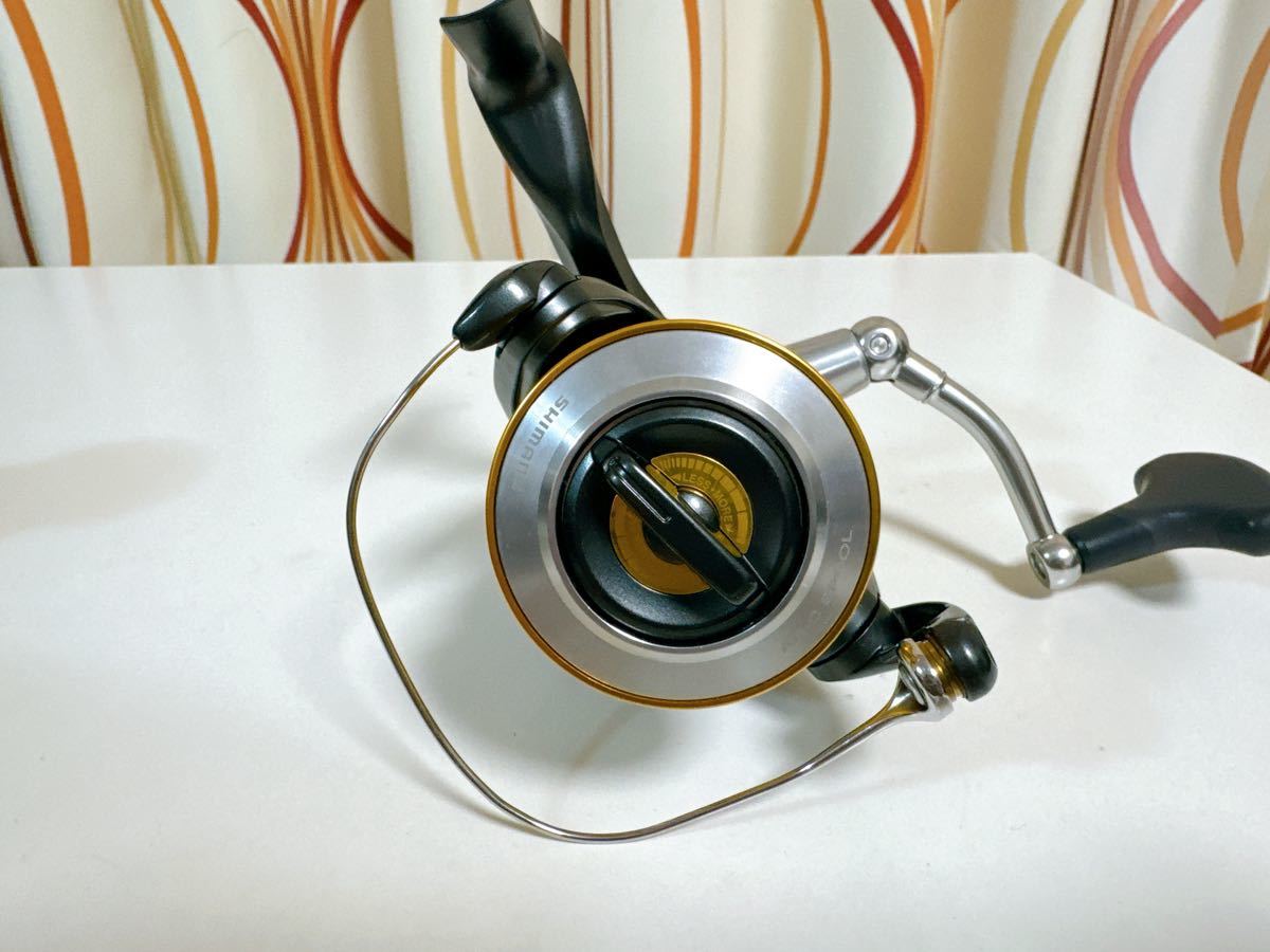 美品 シマノ 09 レアニウム CI4 4000 替えスプール付き SHIMANO 美品 シマノ 09 レアニウム CI4 4000 替えスプール付き SHIMANO