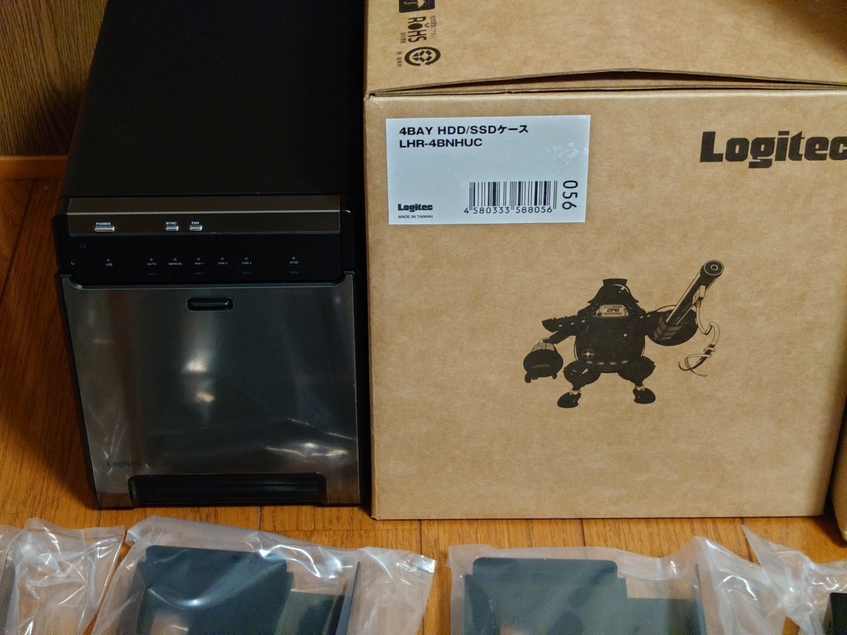 【美品】【新品同様】【付属品全部あり】Logitec　ロジテック　ハードディスクケース　LHR-4BNHUC　USB3.2(Gen2)対応　3.5インチ　4ベイ _画像4