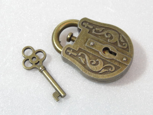  made of metal abroad made puzzle rings strong mystery. key lock type is nayama is .. liking . person . recommendation puzzle head . happy display ornament 