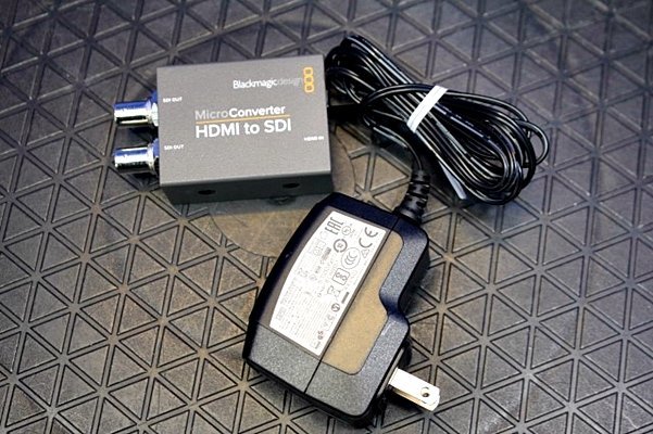 ◆4台入荷◆Blackmagic Design(ブラックマジックデザイン) コンバーター/ACアダプター付 Micro Converter HDMI to SDI wPSU 49166Y_画像1