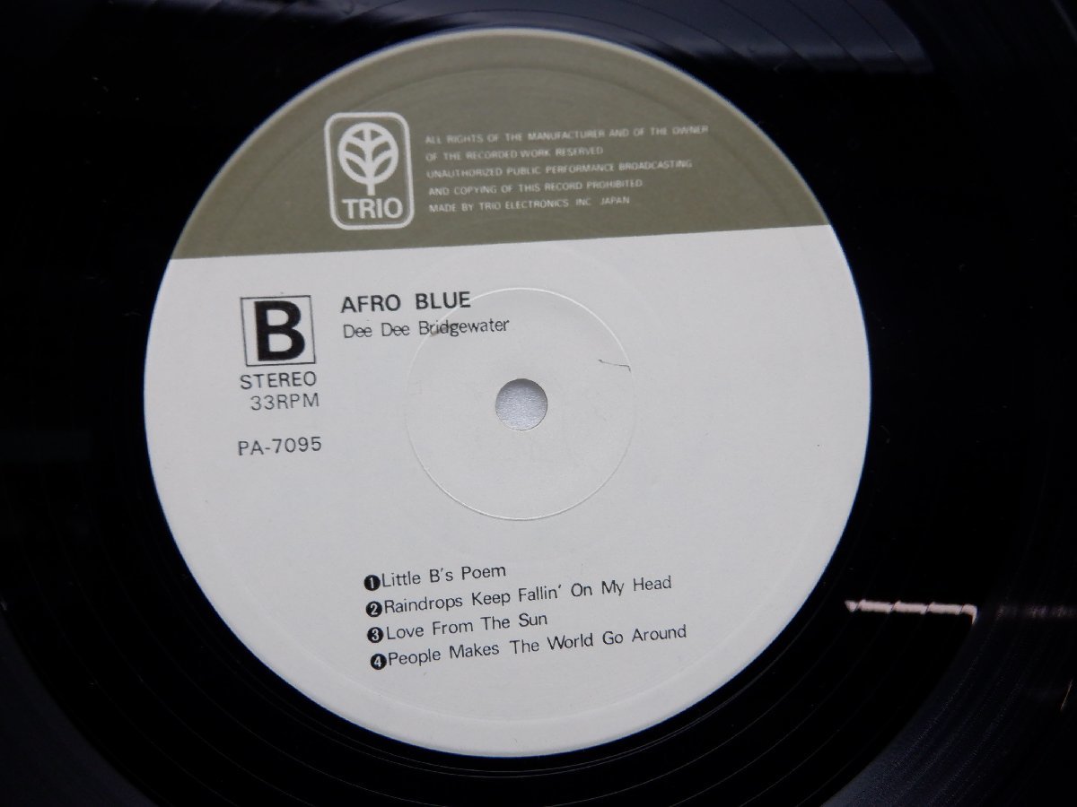 Dee Dee Bridgewater(ディー・ディー・ブリッジウォーター)「Afro Blue(アフロ・ブルー)」LP（12インチ）/Trio Records(PA-7095)/ジャズ_画像2