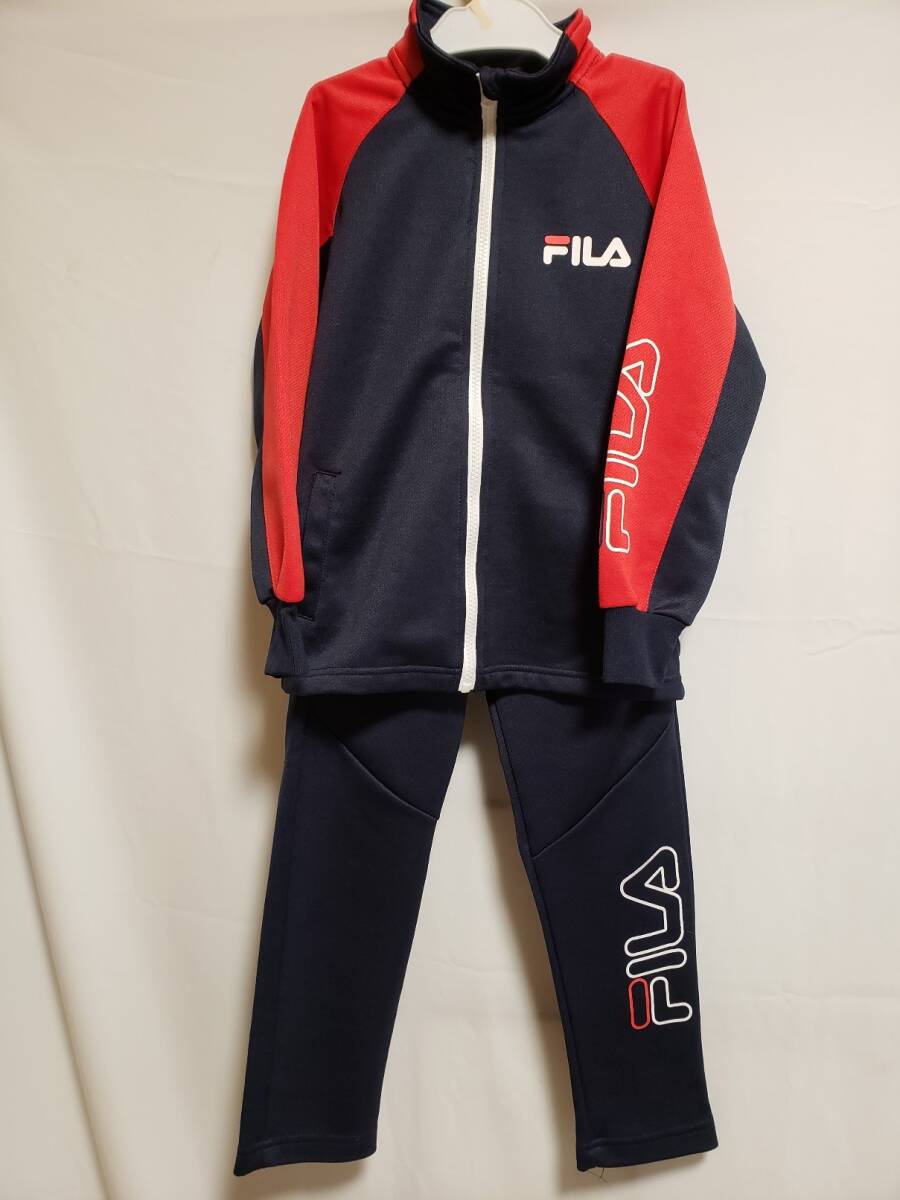 子供服　FILA　ジャージ上下セット　トラックスーツ　130サイズ_画像1