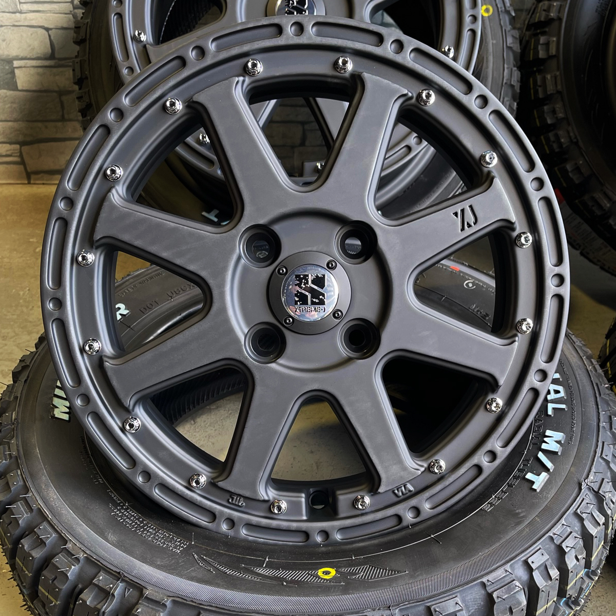 即納 デリカミニ キャリイ アトレー 軽トラック 165/65R14 マッドスター RADIAL M/T XTREME-J 14×4.5J+43 4/100 タイヤホイール4本セット_画像3