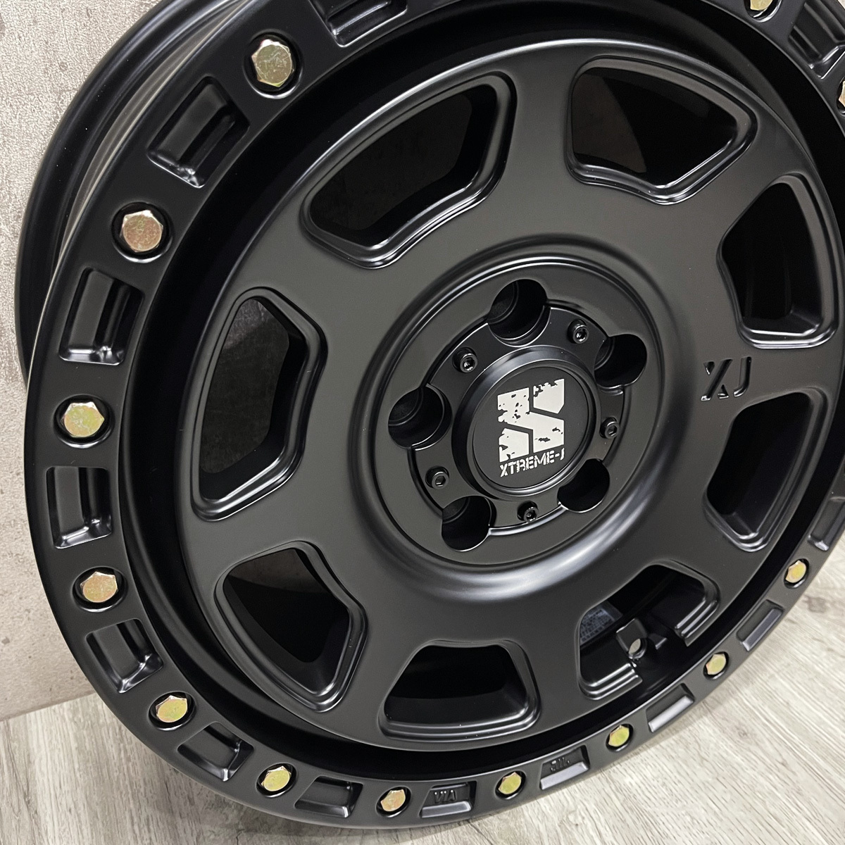 即納 デリカD:5 RAV4 CX-5 225/70R16 BFGoodrich KO2 XTREME-J XJ07 16×7.0J+35 5/114.3 黒 グッドリッチ タイヤホイール4本セット_画像3