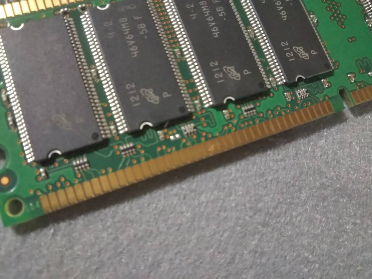 1GB Micron MT16VDDT12864AY-40BF2 PC-3200U DDR-400 2枚セット 合計2GB 金メッキ部分に傷 腐食の痕があります ①_細かい傷
