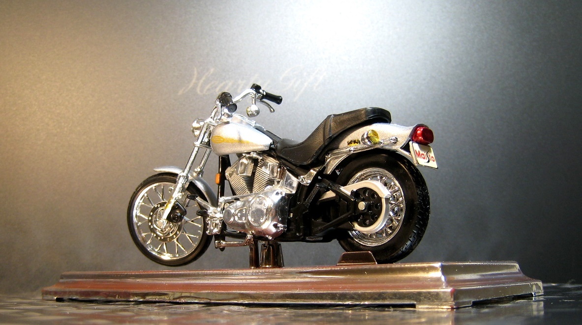 1/18 Maisto マイスト 2001 Harley Davidson FXST Softail Standard ソフテイル スタンダード シルバー　銀_画像6