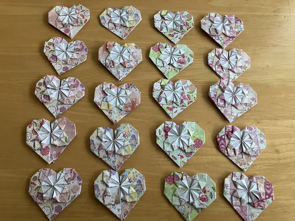  hand made origami Heart 20ko wall surface decoration kindergarten facility child care . present decoration Valentine 