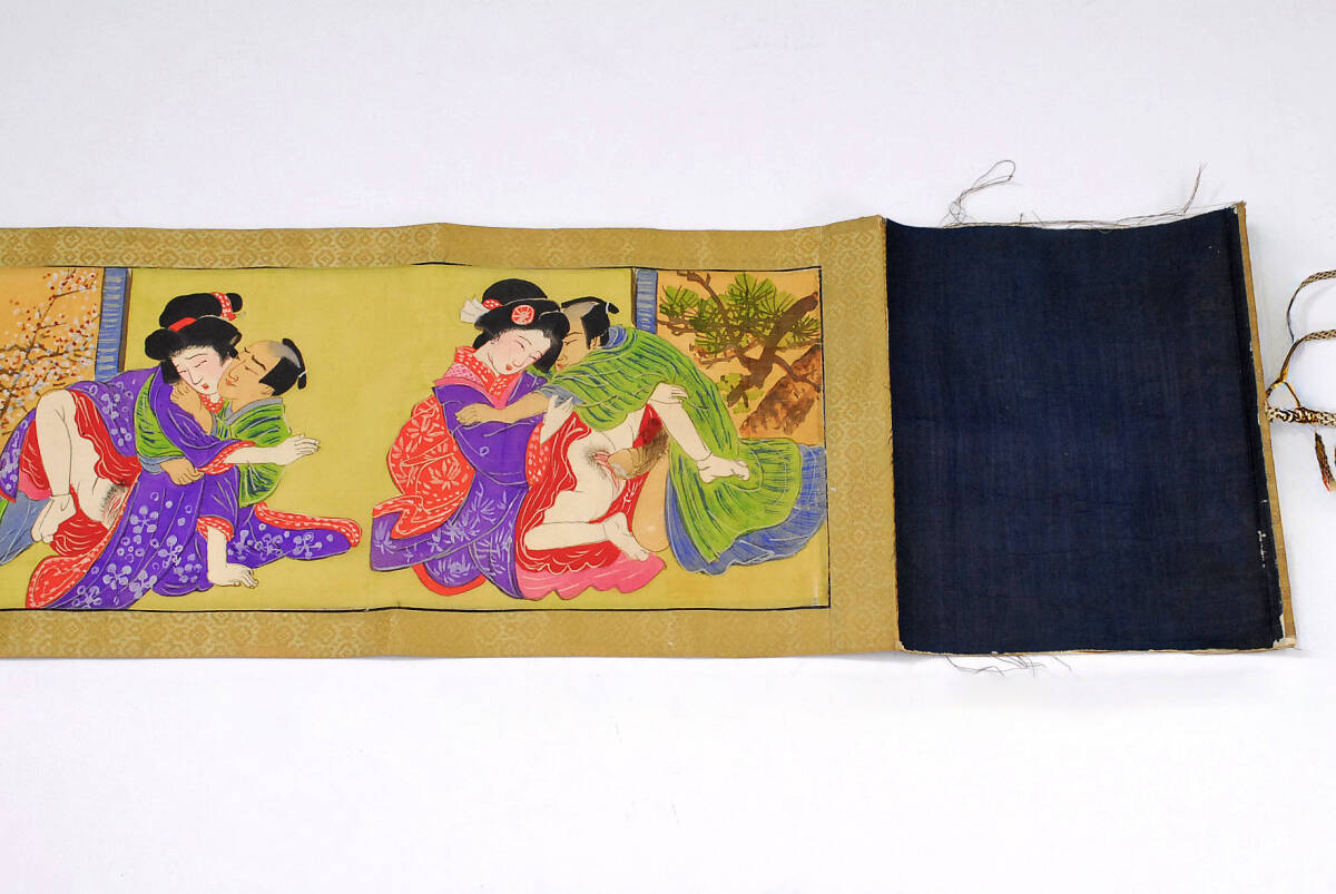 春画巻物 絹本 浮世絵 秘画 枕絵 ワ印 0312022-2 item details 春画巻物 絹本 浮世絵 秘画 枕絵 ワ印 0312022-2 item details