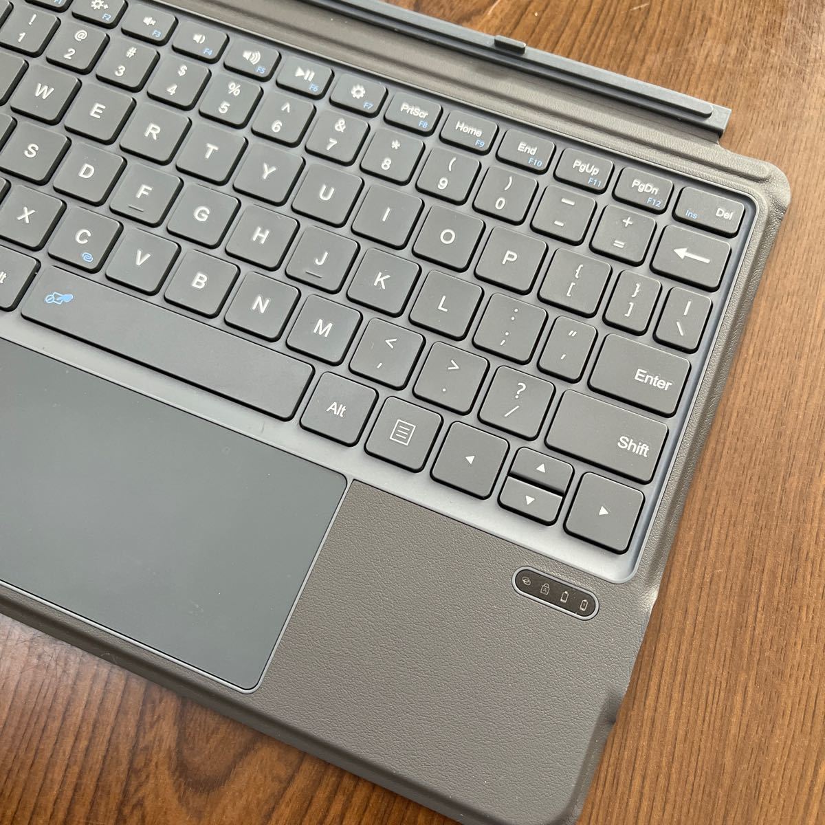 602p2824☆ TJK Bluetoothキーボード ワイヤレスキーボード Microsoft surface GO 3/GO 2/GO に適応 US英語配列 [78キー] 