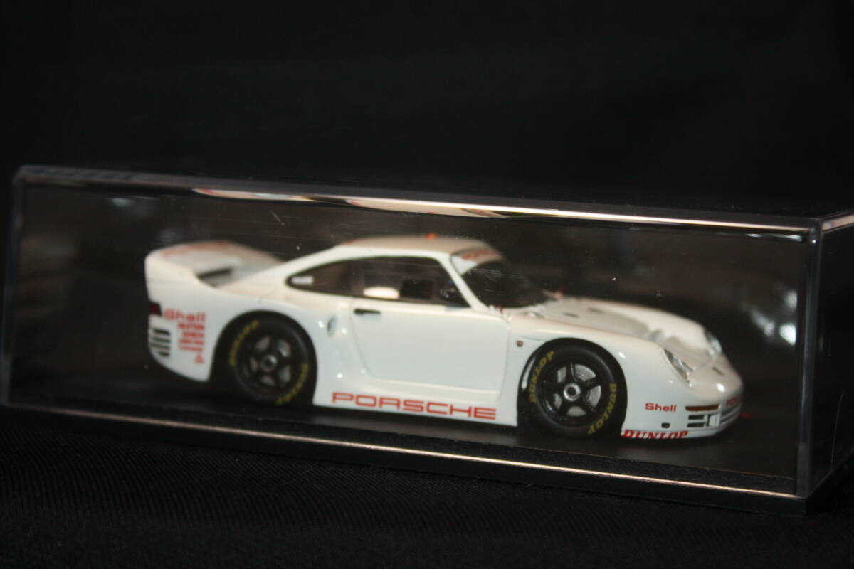 ★スパーク 1/43 国際貿易特注 ポルシェ961 1986年ルマン Presentation ver (PORSCHE959ベースLM仕様) 品番 KBS040_画像4