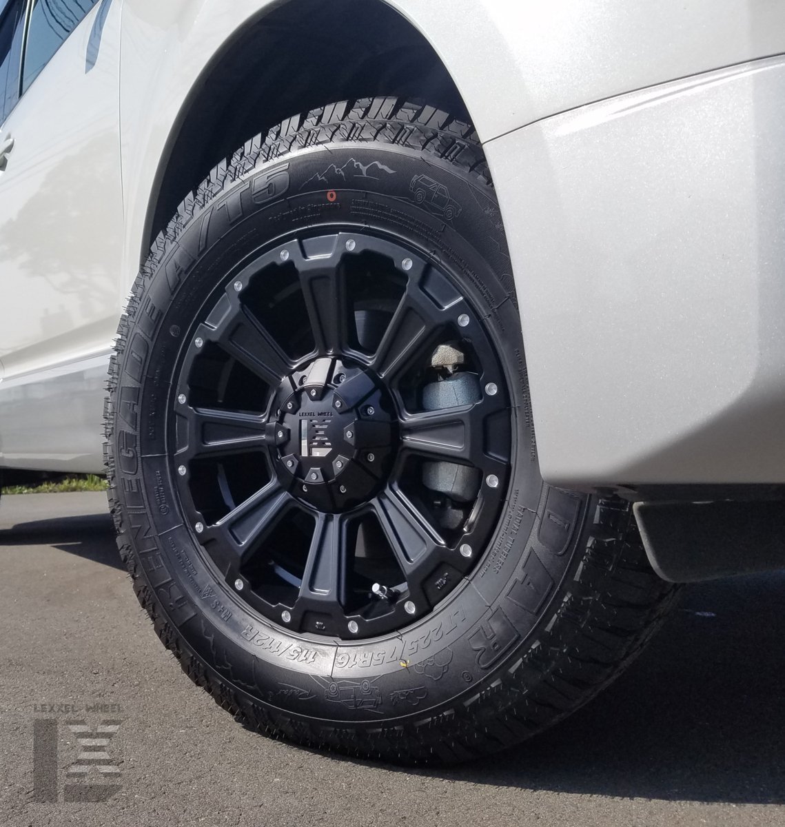 即納 スタッドレス LEXXEL DeathRock デリカD5 エクストレイル RAV4 クロスロード CX5 サイレン ICE BLAZER WSTX 225/70R16_画像3