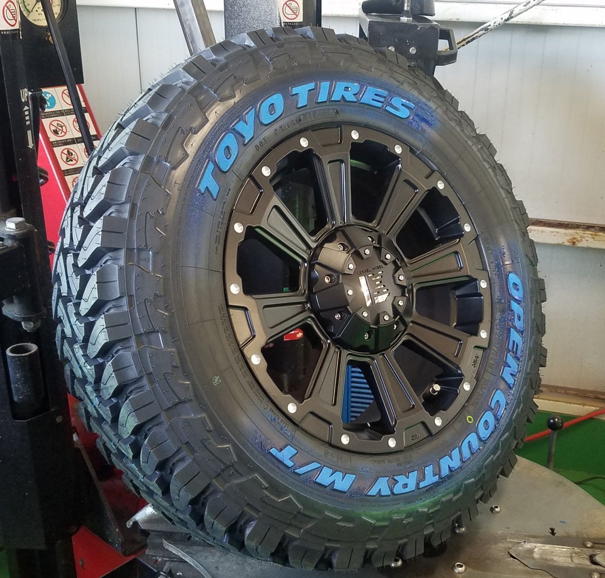 LEXXEL【DeathRock】デリカD5 エクストレイル RAV4 CX5 ヴァンガード 16インチ トーヨー オープンカントリー MT 225/75R16 ホワイトレター_画像6