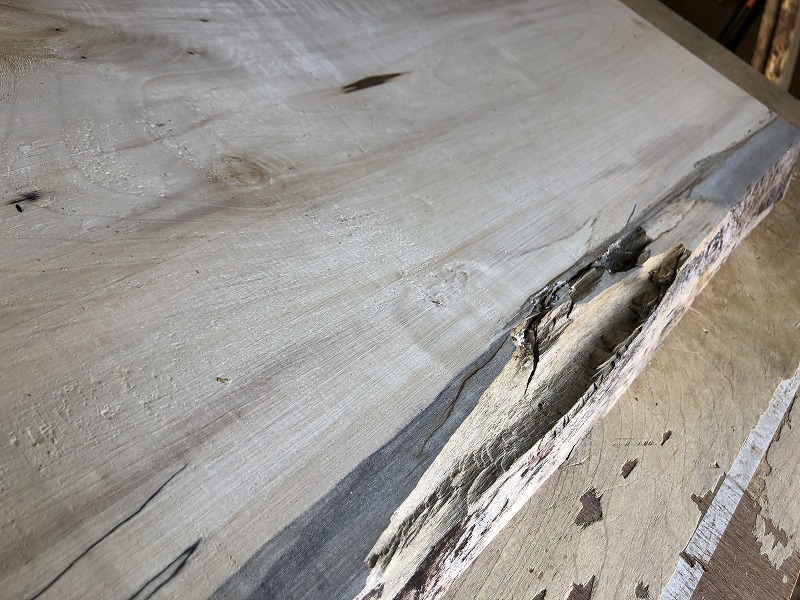 送料無料！！【S94A】栃 652×320～345×43㎜ スポルテッド 板材 乾燥材 木工 DIY 材木 天然木 無垢材《銘木すずめや》_画像5