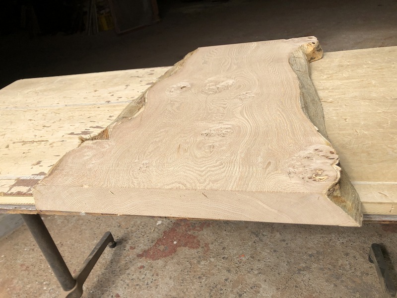 送料無料！！【S230C】栗 597×～390×40㎜ 杢 板材 乾燥材 木工 DIY 材木 天然木 無垢材 《銘木すずめや》の画像2