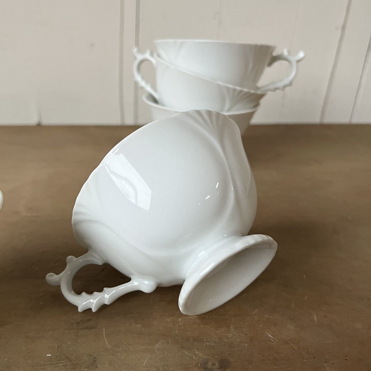 5個set 足付きレトロデザイン カップ デッドストック 白磁 陶器　検: コーヒー ティーカップ カフェ レトロ ビンテージ アンティーク_画像4
