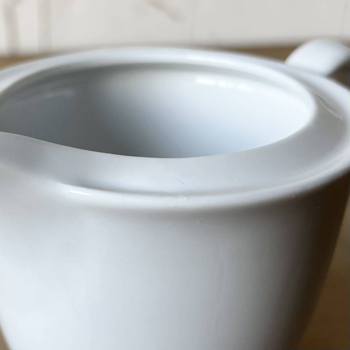 2個set スッとした形 ピッチャー 白磁 デットストック 陶器 検: ミルクピッチャー スープ カフェオレ レトロ ビンテージ アンティークの画像5