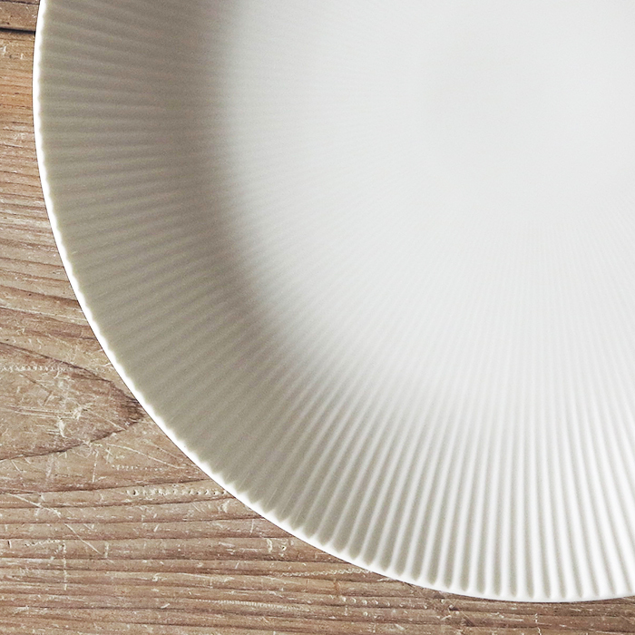 シンプルしのぎ 大きめプレート 2枚セット 白磁 デットストック 1970年代　検: パスタ メイン 大皿 盛り皿 陶器 アンティーク ビンテージ_画像2