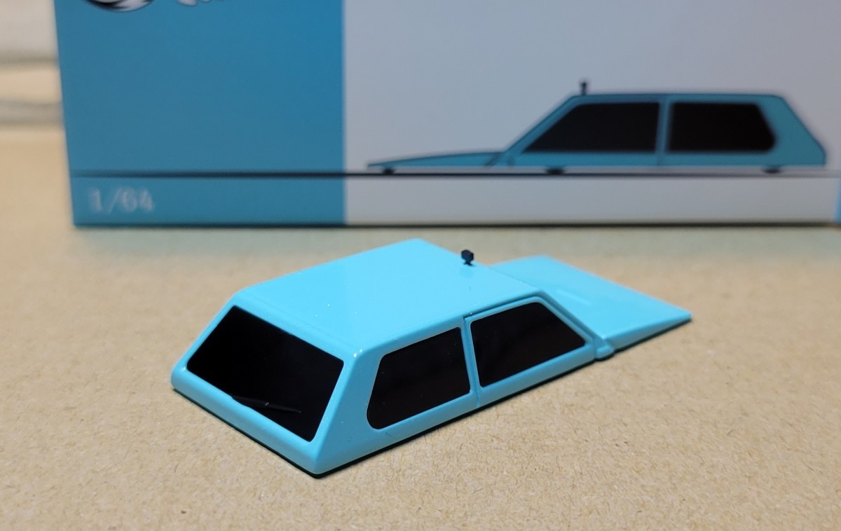 1/64 ミニカー microturbo world's lowest car 地面に埋まって見える車 シャコタン 魔改造 カスタムカー ティファニーブルー 青 の画像2
