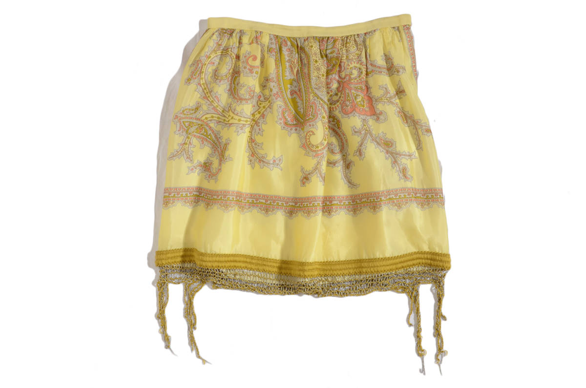 sacai サカイ　裾フリンジデザインペイズリースカート　黄　size2 日本製　2点以上ご落札で送料無料！