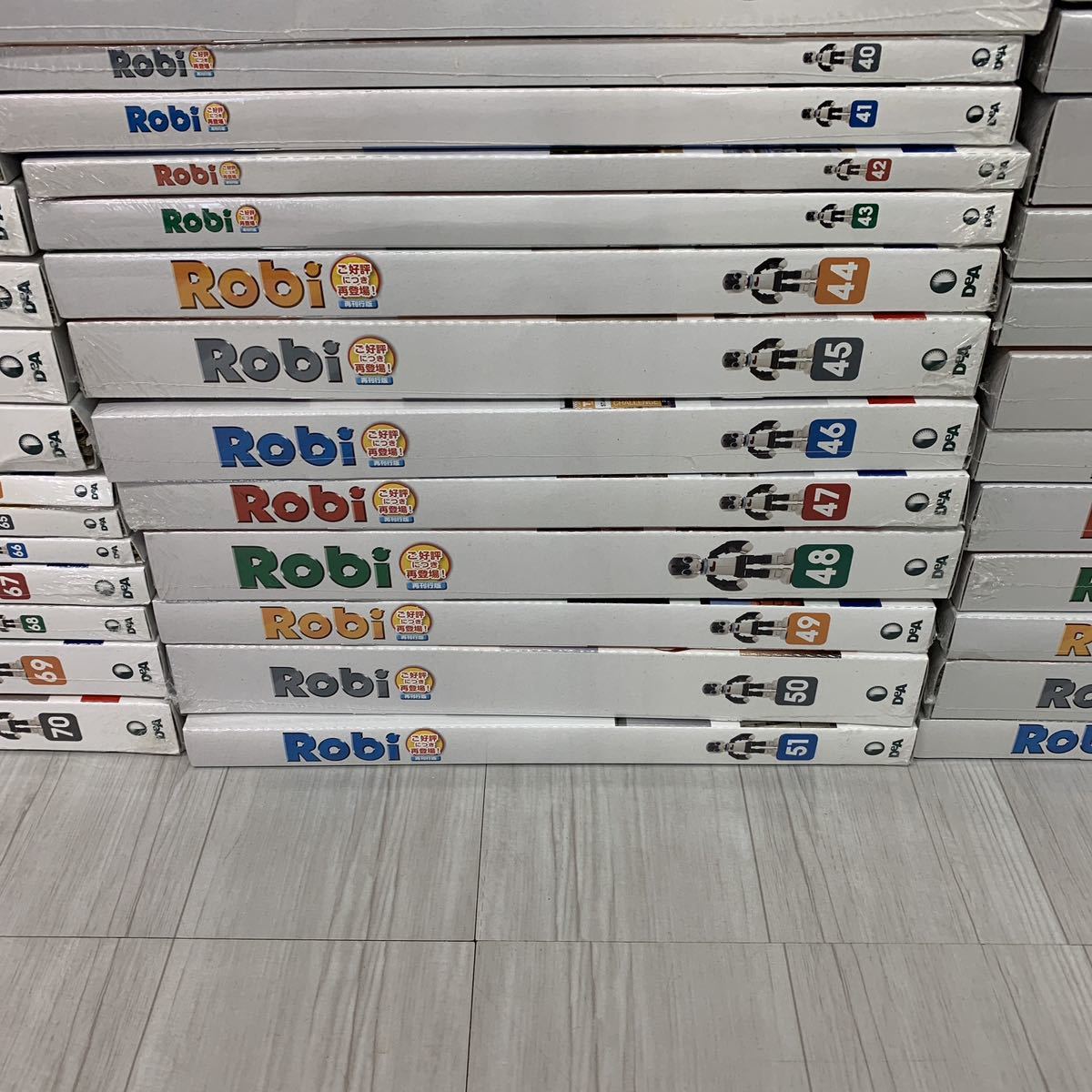 未開封　週刊 Robi ロビ 再刊行版 10～70（完結号）＋オリジナルボイス付きクロック　デアゴスティーニ_画像5