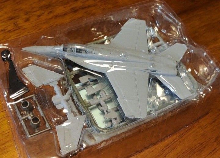 スコーピオンズ I エフトイズ スーパーホーネットファミリー2 1/144 EA-18G グラウラー ハイスペックシリーズ 戦闘機