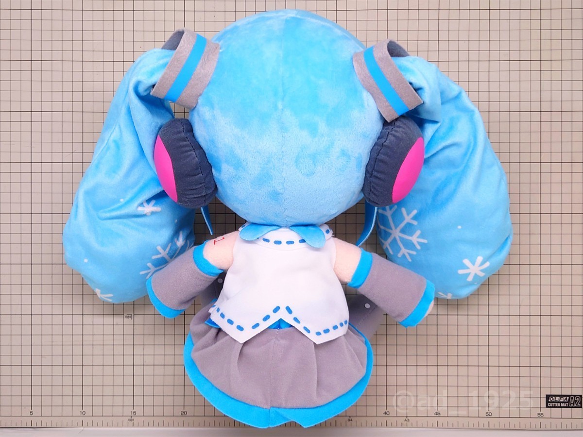 SNOW MIKU 2010 (雪ミク2010) スペシャルふわふわぬいぐるみ ／ SEGA 初音ミク プライズ品 タグ付き(全長約30cm)【紙タグ経年劣化有り】_画像2