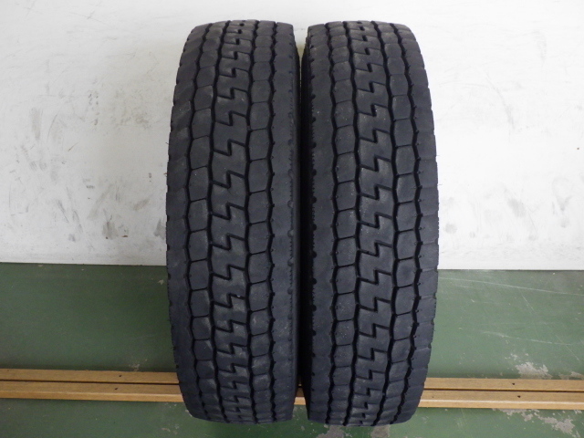 225/80R17.5 123/122L ヨコハマ 710R 中古 2本セット オールシーズンタイヤ 2019年製 L17156の画像1