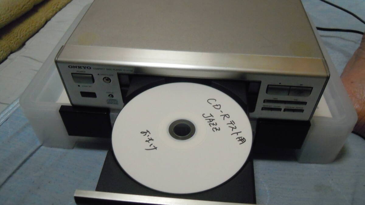 ONKYO 小型CDプレーヤ　C-711M　ＣＤ/CD-Rテスト済_画像5