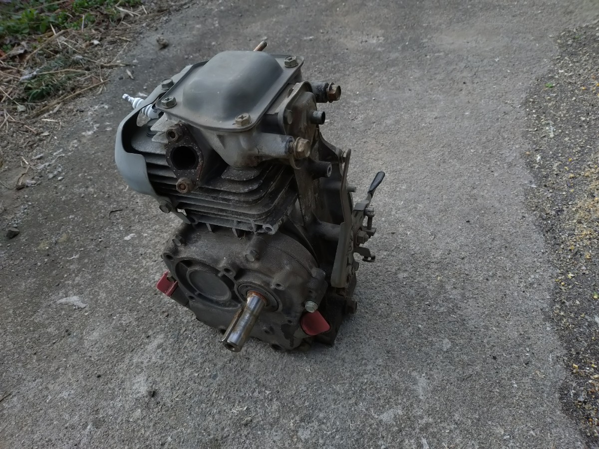 クボタ GH120 4サイクル エンジン本体のみ 部品取り等に　 中古 実働品 圧縮弱い？_画像1