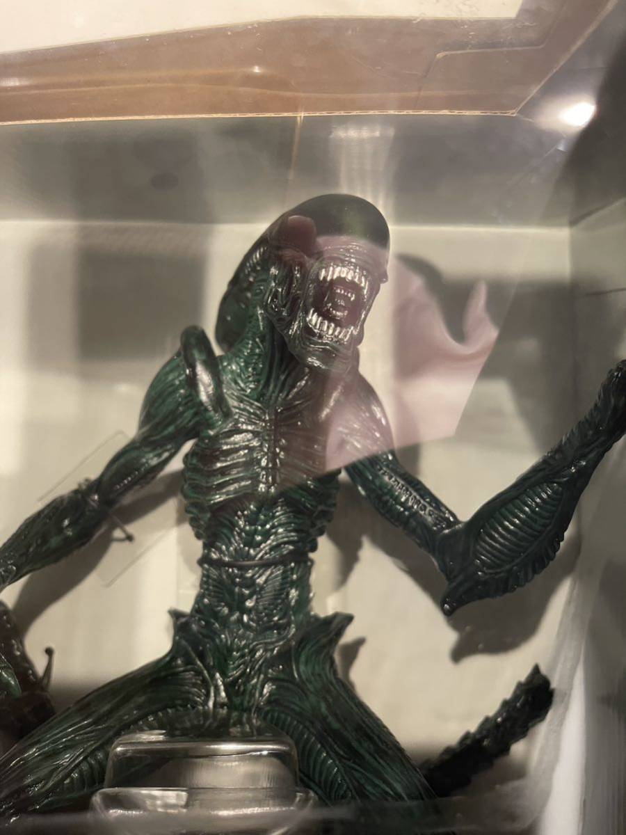 [ box pain ] Alien real figure ~ premium ver.~[ Alien vs. Predator ]