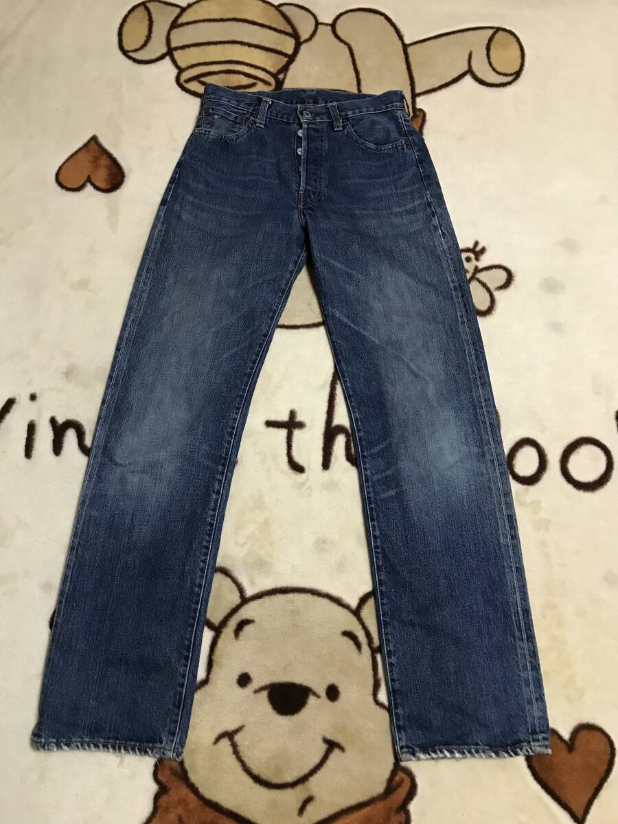 ■　1998年10月　米国　USA　ヴァレンシア工場製　LEVIS　501XX　赤耳　紙パッチ　BIG-E　良い色落ち　ボタン裏555刻印　隠しリベット 中古_画像2