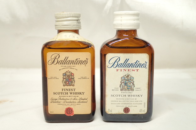 2151[M]大量！◆未開栓古酒◆ウイスキー/ミニボトル/SUNTORY/Johnnie Walker/Ballantine's/Old Parr/Burberry/箱 台座 特級含む 30本以上！_画像4