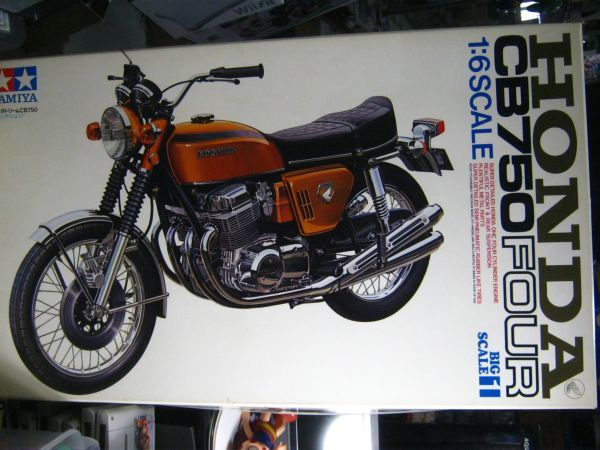 ・プラモデル 未組立品 現状●タミヤ 1/6●HONDA ホンダ ドリーム CB750 FOUR●ビッグスケールシリーズ No.1●バイク オートバイ 模型_画像1