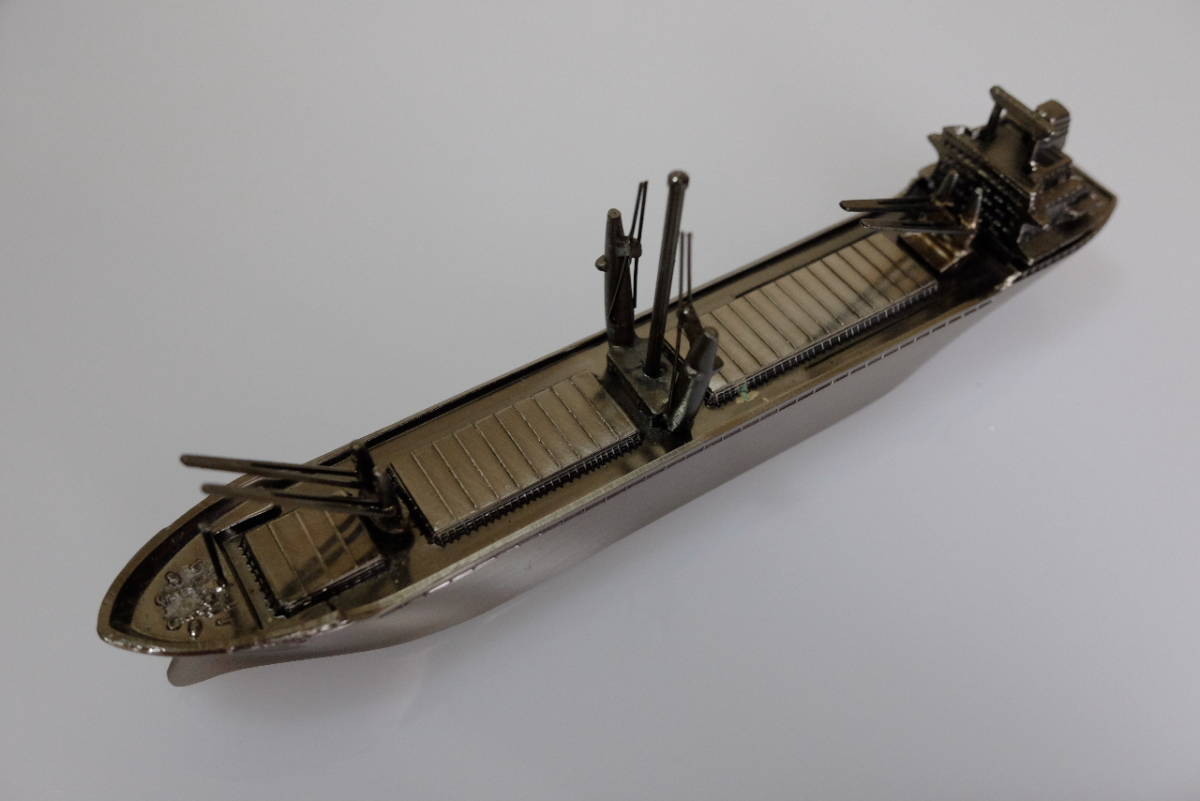 日本郵船（NYK）の貨物船の模型/置物の画像1