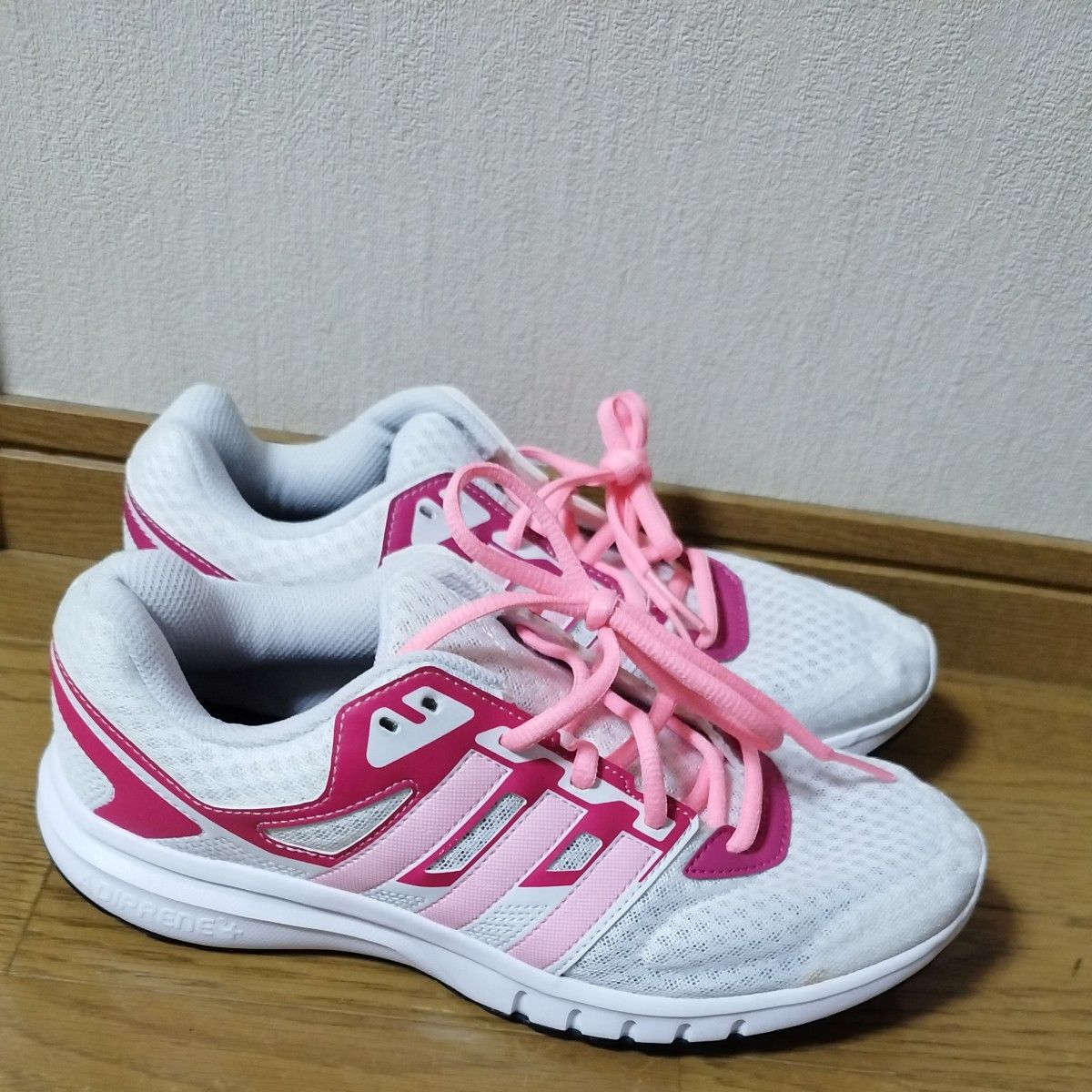 adidas スニーカーRunning