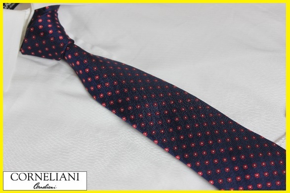 新品コルネリアーニ（CORNELIANI） 　100％シルクデザイン柄ドットネクタイ　タイ　NO.337（ネイビー系）HAND STITCHING_画像2