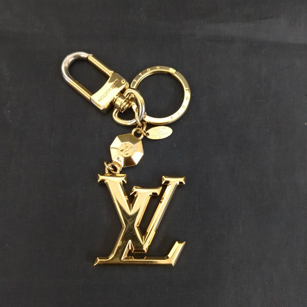 新発売の キーホルダー M65216 ファセット クレ・LV ポルト VUITTON