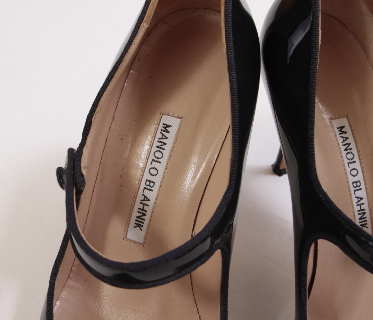 MANOLO BLAHNIK◆マノロ ブラニク　ストラップパンプス　靴　ネイビー　サイズ３８　保存袋付き_画像5