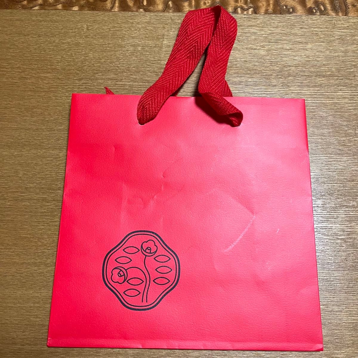 YSL イヴ・サンローラン　SHISEIDO 資生堂　SHIRO KANEBO カネボウ　NARS ナーズ　 ショッパー　紙袋