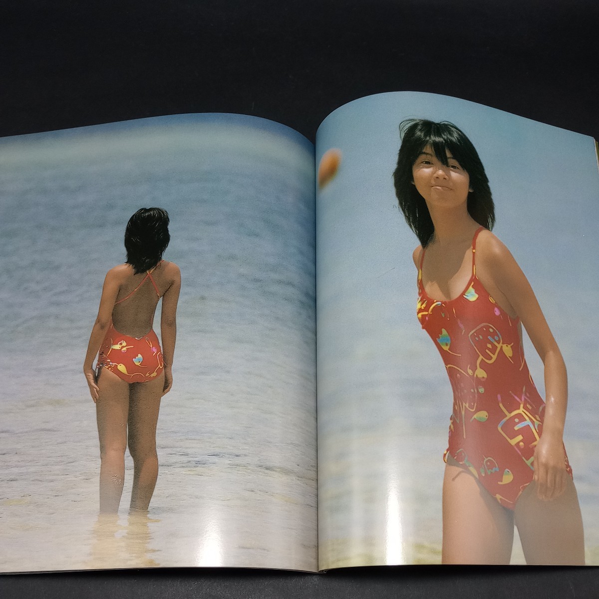 芳本美代子　写真集　ファースト　ぼくたちの妹、みつけた！　昭和60年7月5日発行　扶桑社　【管理番号bi050】_画像3