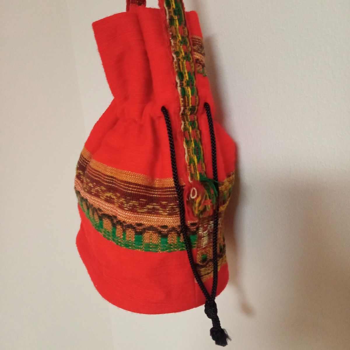 ハンドバック優佳良織 / ユーカラ織　巾着赤色手提げ袋北海道　ハンドバック