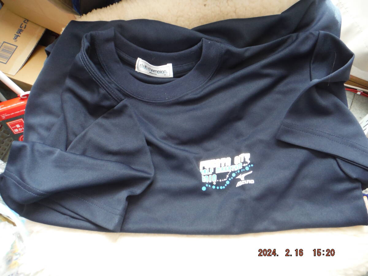 FUKAYA CITY　深谷シティ　ハーフ マラソン2010　 大会記念半袖Tシャツ　メンズM 　紺　記念品_画像1