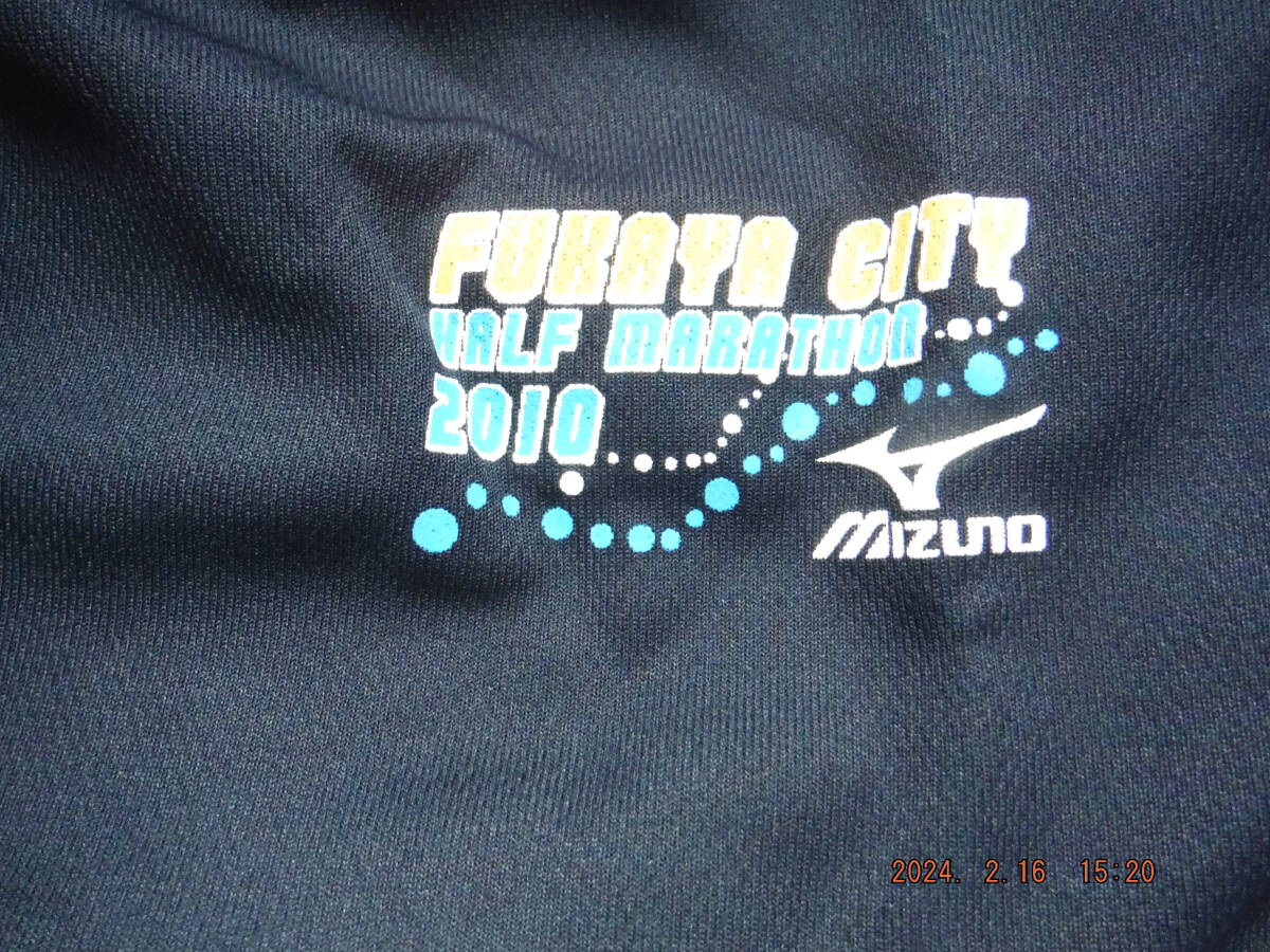 FUKAYA CITY　深谷シティ　ハーフ マラソン2010　 大会記念半袖Tシャツ　メンズM 　紺　記念品_画像2