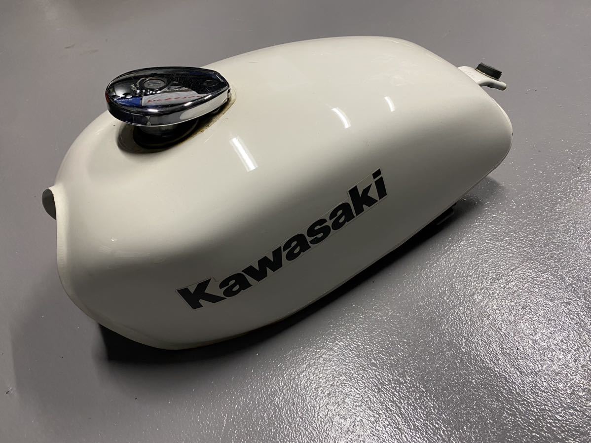 Yahoo!オークション - 250TR ガソリンタンク カワサキ タンク Yahoo!オークション - 250TR ガソリンタンク カワサキ タンク