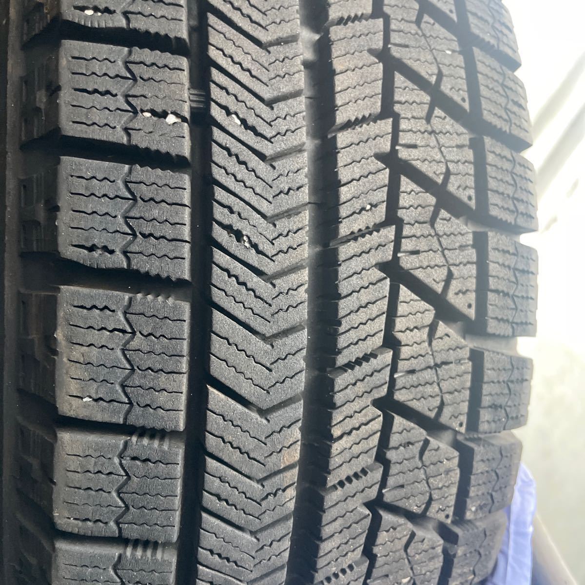 155/65R13 ブリヂストン BRIDGESTONE BLIZZAK VRX 中古スタッドレスタイヤ２本セット　2020年製送料無料　深溝_画像5