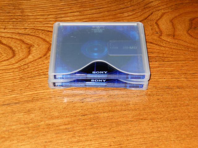(S00) MD ミニディスク 中古 初期化済 SONY Hi-MD 1GB 2枚セット 同一デザイン インデックス紙2枚付_画像4