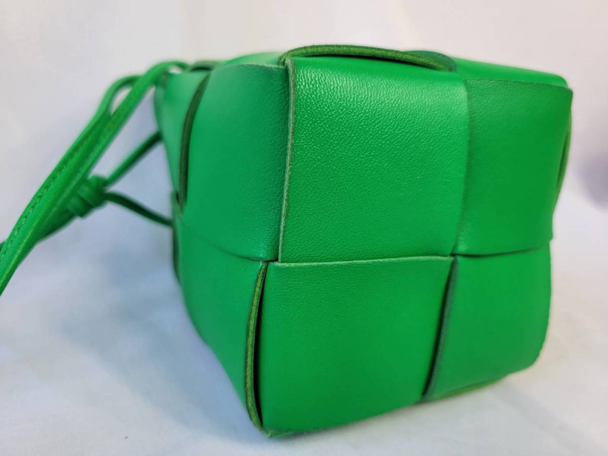 美品!!BOTTEGA VENETA ショルダーバッグ カセット ミニ クロス 美品!!BOTTEGA VENETA ショルダーバッグ カセット ミニ クロス